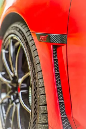 Subaru WRX STI 2.5 Sport (Red/Black Wingless Edition) Bild 4