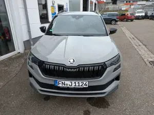 Skoda Karoq Sportline 4x4 DSG / AHK / Matrix / "19" Bild 4