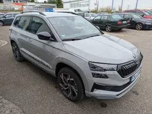 Skoda Karoq Sportline 4x4 DSG / AHK / Matrix / "19"