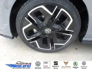 Volkswagen Golf Variant R-Line 1.5l eTSI 110kW DSG AHK LED Navi Klima Bild 5