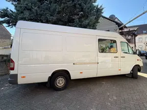 Trucks-Lkw Mercedes-Benz Bild 3