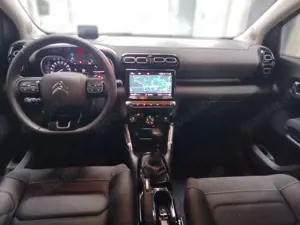 Citroen C3 Aircross Shine HUD Navi SHZ Klimaautom PDC Apple CarPlay An Bild 4