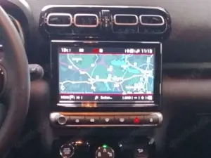 Citroen C3 Aircross Shine HUD Navi SHZ Klimaautom PDC Apple CarPlay An Bild 5