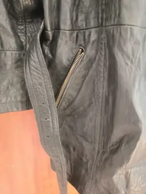Wunderschöne schwarze Lederjacke in der Größe 38 mit schönem Gürtel 