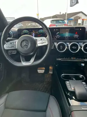 Mercedes-Benz CLA 180 Coupe Bild 5