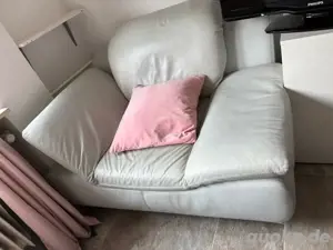 weises sofa