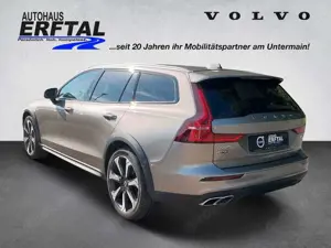 Volvo V60 T5 AWD Cross Country Pro Bild 4