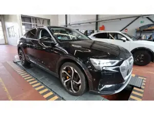 Audi e-tron Spb. 50 quattro VirtualCockpit+Ambiente-Lichtpaket Bild 4