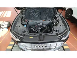 Audi e-tron Spb. 50 quattro VirtualCockpit+Ambiente-Lichtpaket Bild 5