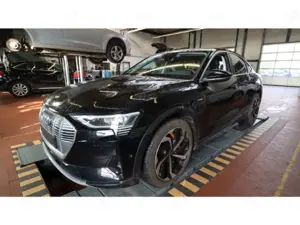 Audi e-tron Spb. 50 quattro VirtualCockpit+Ambiente-Lichtpaket Bild 3