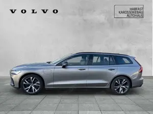Volvo V60 Recharge T6 R Design Kombi Plug-In Hybrid AWD Twin Bild 3