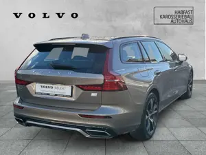 Volvo V60 Recharge T6 R Design Kombi Plug-In Hybrid AWD Twin Bild 2