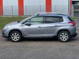 Peugeot 2008 Allure*PANORAMA*TEMPOMAT*S-HEFT*PDC* Bild 2