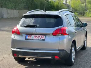 Peugeot 2008 Allure*PANORAMA*TEMPOMAT*S-HEFT*PDC* Bild 5