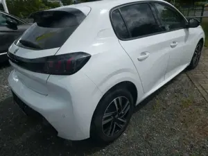 Peugeot 208 Allure Pack Bild 3