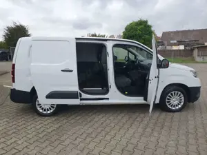 Toyota Proace City L2 1,5-l D-4D SS Meister Bild 3