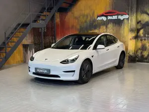 Tesla Model 3 Bild 3
