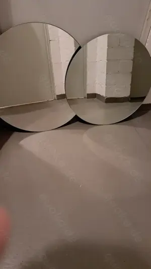 Zwei große rund Spiegel 