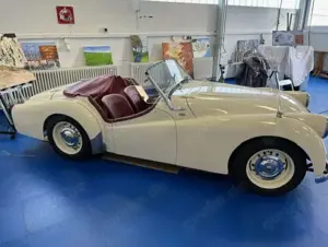 Triumph TR2 LHD-Komplett Restauriert seither 7 TKM gefahren Bild 3