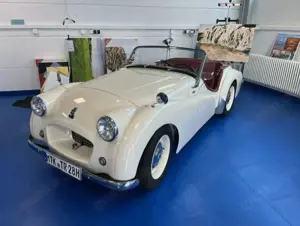 Triumph TR2 LHD-Komplett Restauriert seither 7 TKM gefahren Bild 2