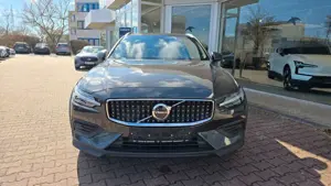 Volvo V60 Cross Country B4 D AWD Plus Auto Bild 2