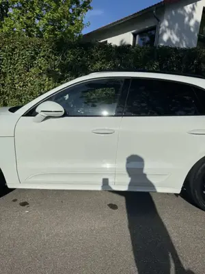 Porsche Macan Luftfahrwerk | Sportabgasanlage | Top-Zustand Bild 2