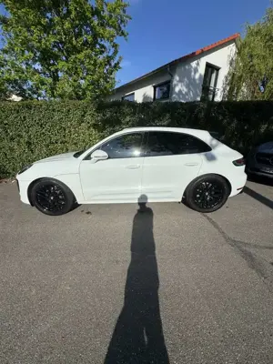 Porsche Macan Luftfahrwerk | Sportabgasanlage | Top-Zustand Bild 4