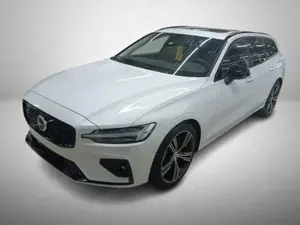 Volvo V60 Ultimate Dark*Diesel*AHK*Standh*360°*WinterP