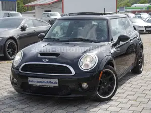 MINI Cooper S Aut./Navi/Xenon/Leder/Panorama/HK