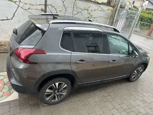 Peugeot 2008 Allure Festpreis Händler/Export Bild 4