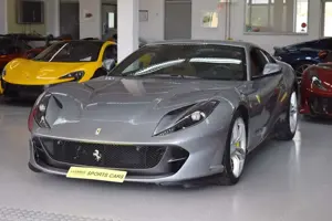 Ferrari 812 SF Lifting AppleCarPlay * APPROVED Garantie