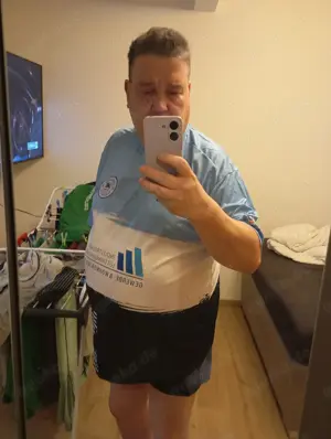 Suche Sie für Treffen gegen Taschengeld