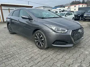 Hyundai i40 Kombi blue 1.6 CRDi DCT Trend Bild 2