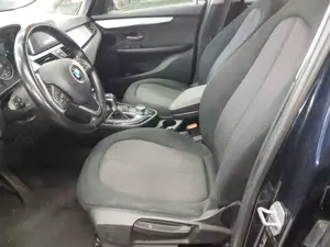 BMW 218 d Advantage 7 Sitze*LED*NAVI* Bild 3