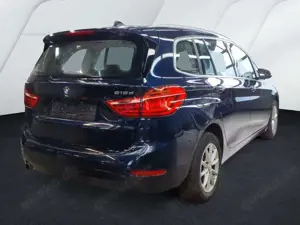 BMW 218 d Advantage 7 Sitze*LED*NAVI* Bild 2