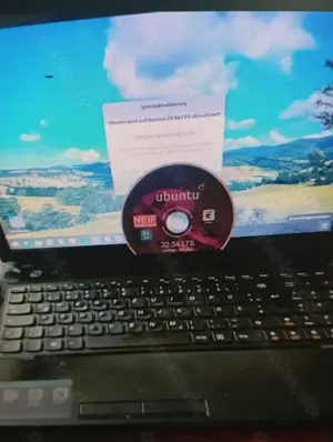 Laptop + Netzteil von Lenovo