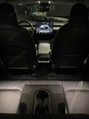 Tesla Model Y Performance Dual Motor AWD Bild 5