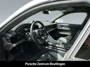 Porsche Taycan Turbo BOSE Panoramadach Surround-View LED Bild 4