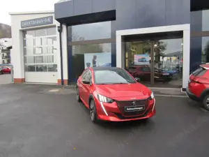 Peugeot e-208 GT Elektromotor  136