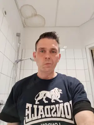 Bin auf der Suche nach etwas Zweisamkeit 