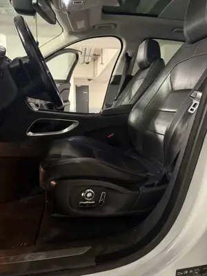 Jaguar F-Pace R-Sport AWD Bild 5