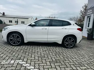 BMW X2 xDrive d M Sport LED AHK Leder Bild 4