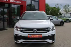 Volkswagen Tiguan Allspace Tiguan 2.0 TDI R-LINE 4x4*7-SITZER*MATRIX*PANO*NAV Bild 2