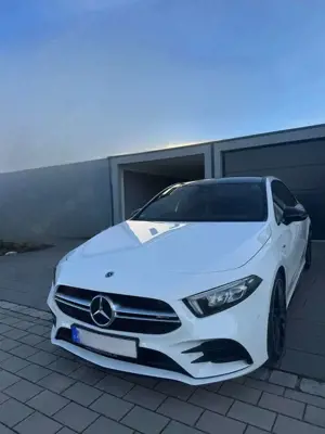 Mercedes-Benz A 35 AMG 4Matic Speedshift DCT 7G