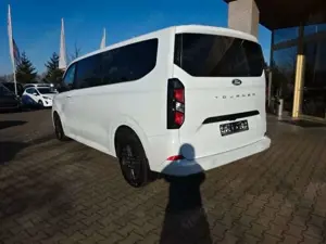 Ford Tourneo Custom 9Sitz Aut L2 Titanium NEUES MODEL Bild 4