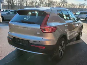 Volvo XC40 Core Recharge Plug-In Hybrid 2WD T4 Twin Engine EU Bild 4