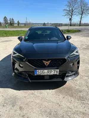 CUPRA Formentor VZ5 2.5 TSI DSG 4Drive Navi*Leder*Pano*SHZ*E-Heck* Bild 3