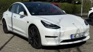 Tesla Model 3 Langstreckenbatt. Allradantrieb Dual Motor Perform