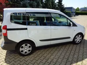 Ford Transit Courier Trend Kombi/Trenngitter schwenkb Bild 4