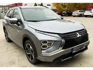 Mitsubishi Eclipse Cross Plus Select Black Hybrid 4WD 2.4 MIVEC PHEV Sport Bild 2